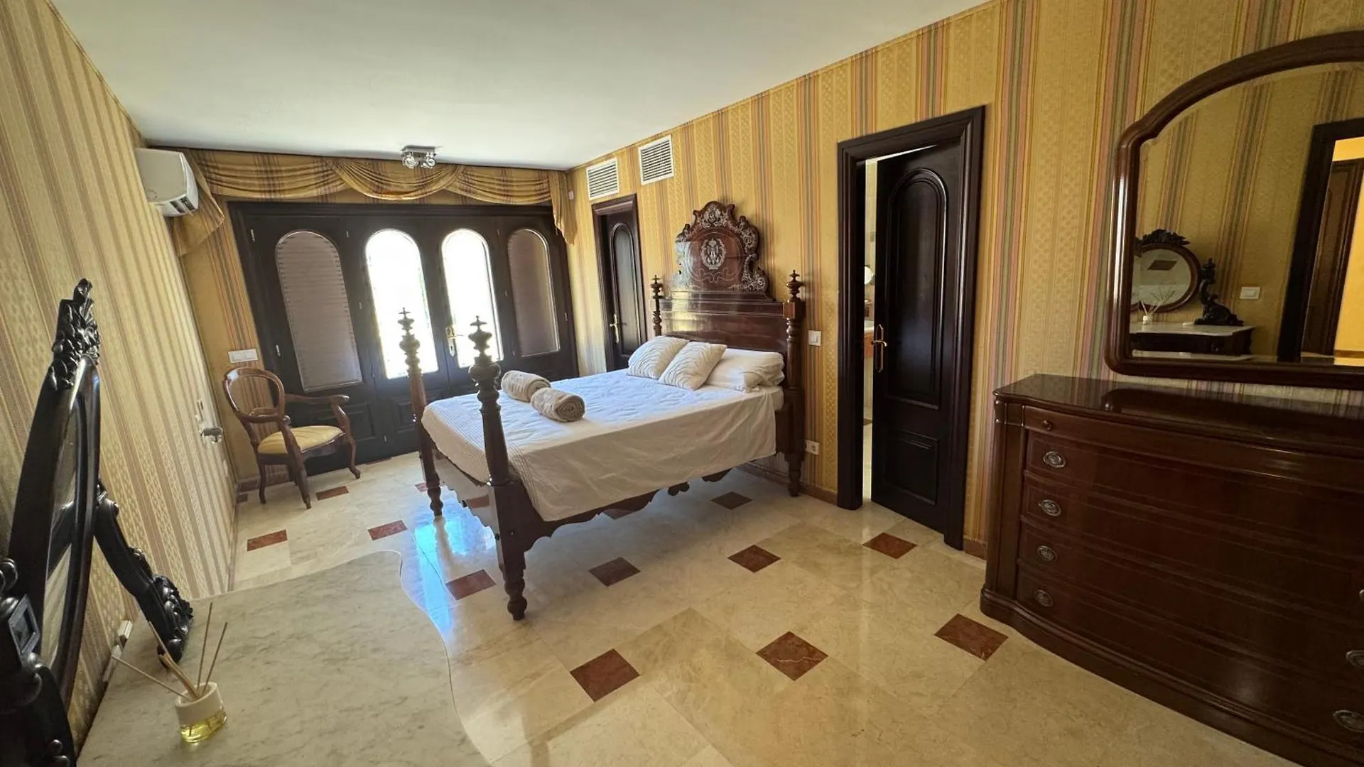 Villa With Private Pool -Palma Ambassador Center Etv14825 0*, Palma de Maiorca Espanha